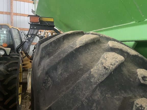 2002 Brent 876 Grain Cart