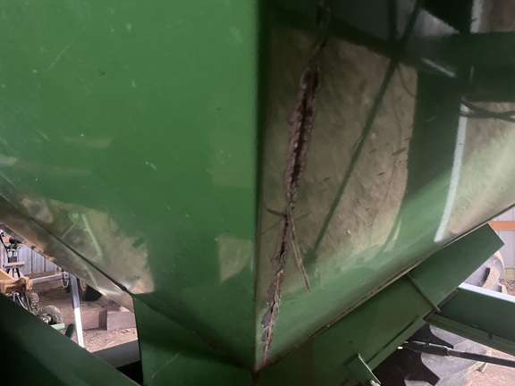 2002 Brent 876 Grain Cart