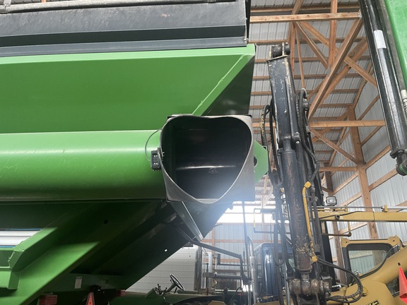 2002 Brent 876 Grain Cart