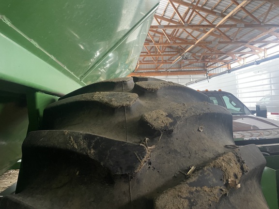 2002 Brent 876 Grain Cart