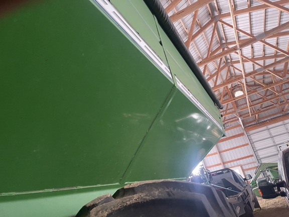 2002 Brent 876 Grain Cart