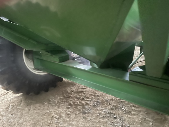 2002 Brent 876 Grain Cart