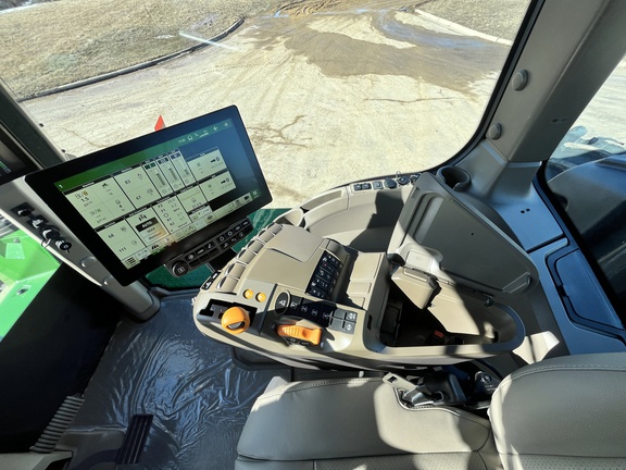 2025 John Deere 9R 640 Tractor 4WD