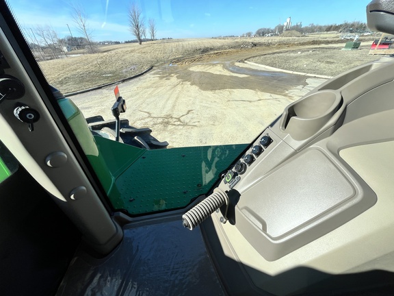 2025 John Deere 9R 640 Tractor 4WD