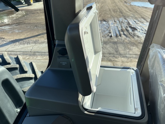 2025 John Deere 9R 590 Tractor 4WD