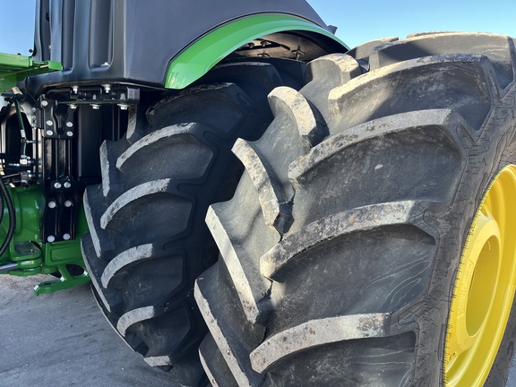2025 John Deere 9R 640 Tractor 4WD
