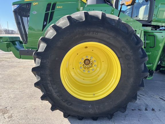 2025 John Deere 9R 640 Tractor 4WD