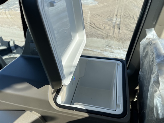 2025 John Deere 9R 640 Tractor 4WD