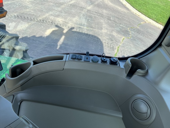 2025 John Deere 9R 590 Tractor 4WD