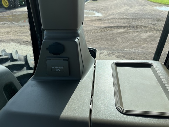 2025 John Deere 9R 590 Tractor 4WD