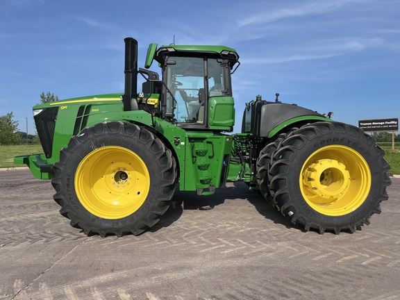 2025 John Deere 9R 590 Tractor 4WD