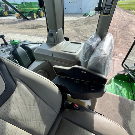 2025 John Deere 9R 590 Tractor 4WD