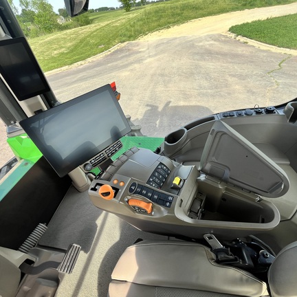 2025 John Deere 9R 590 Tractor 4WD