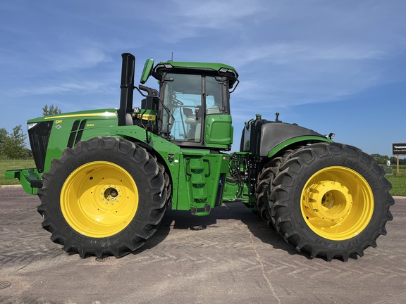 2025 John Deere 9R 640 Tractor 4WD