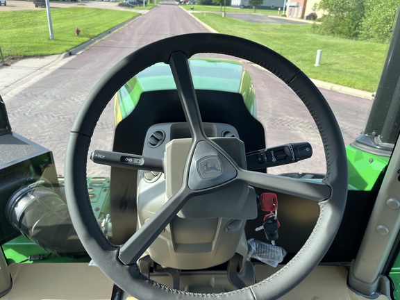 2025 John Deere 9R 640 Tractor 4WD