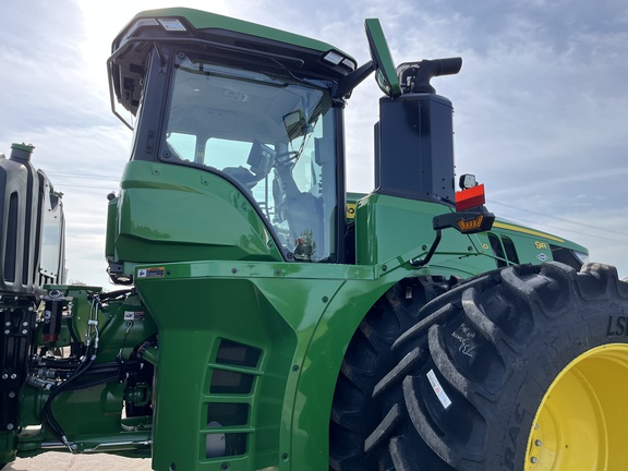 2025 John Deere 9R 640 Tractor 4WD