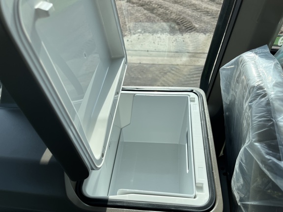 2025 John Deere 9R 590 Tractor 4WD