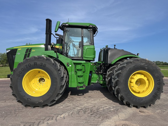 2025 John Deere 9R 590 Tractor 4WD
