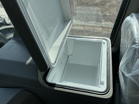 2025 John Deere 9R 590 Tractor 4WD