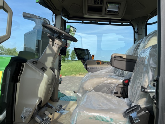 2025 John Deere 9R 590 Tractor 4WD