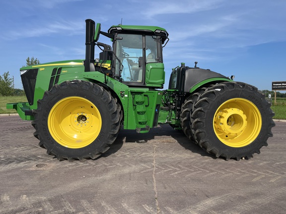 2025 John Deere 9R 590 Tractor 4WD