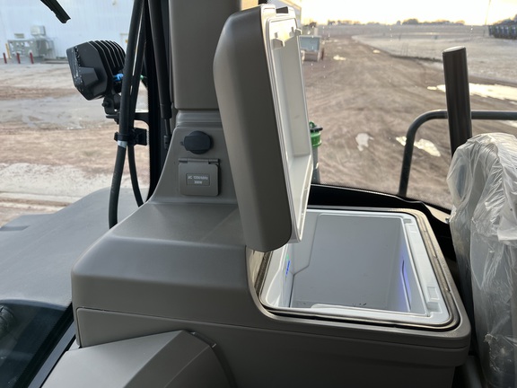 2025 John Deere 9RT 590 Tractor Rubber Track