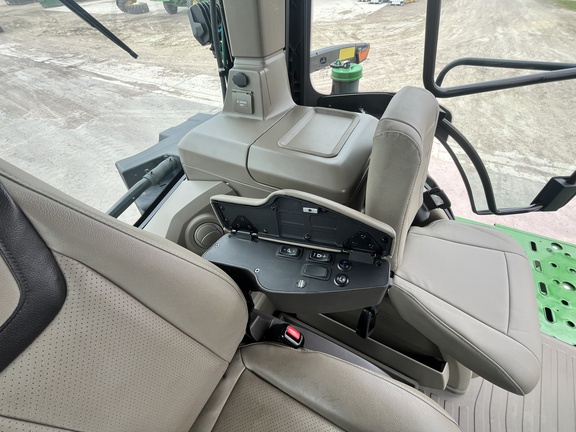 2025 John Deere 9RT 590 Tractor Rubber Track