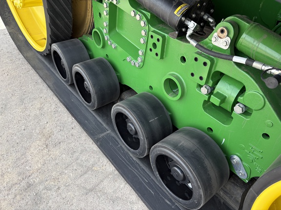 2025 John Deere 9RT 590 Tractor Rubber Track