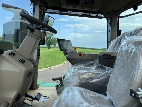 2025 John Deere 9RX 640 Tractor Rubber Track