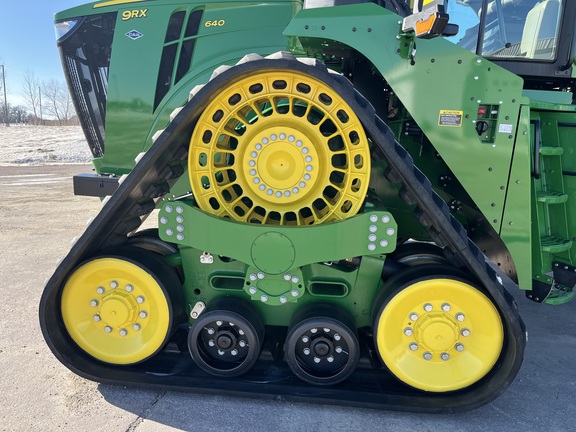 2025 John Deere 9RX 640 Tractor Rubber Track