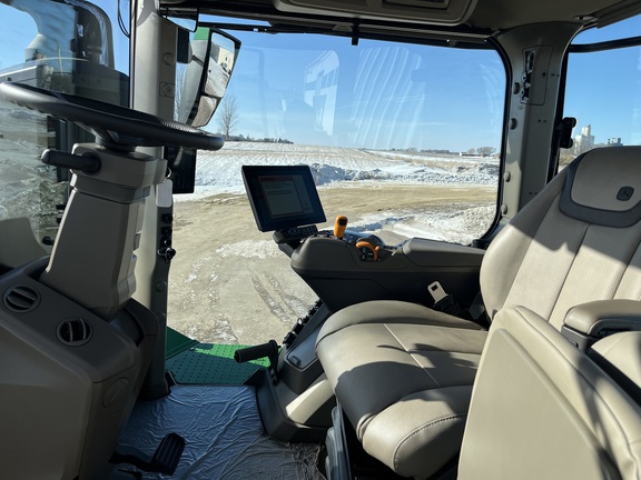 2025 John Deere 9RX 640 Tractor Rubber Track