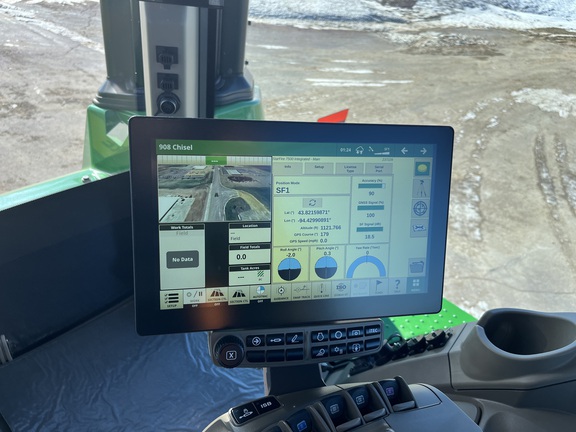 2025 John Deere 9RX 640 Tractor Rubber Track