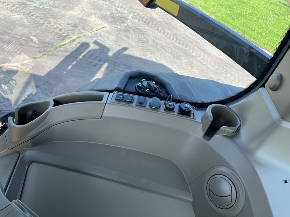 2025 John Deere 9RT 590 Tractor Rubber Track