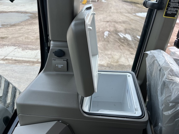 2025 John Deere 9RX 640 Tractor Rubber Track