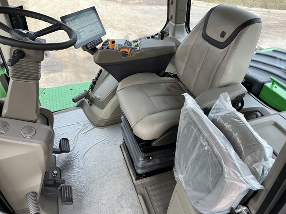 2025 John Deere 9RX 640 Tractor Rubber Track