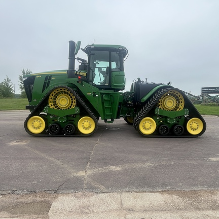 2025 John Deere 9RX 590 Tractor Rubber Track