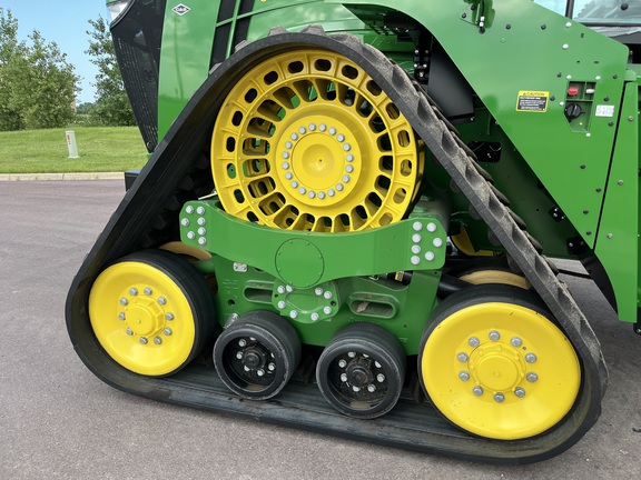 2025 John Deere 9RX 640 Tractor Rubber Track