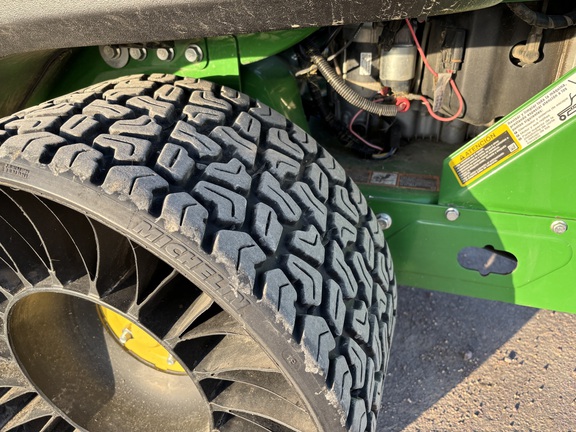 2024 John Deere Z930M Mower/Zero Turn