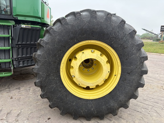 2012 John Deere 9560R Tractor 4WD