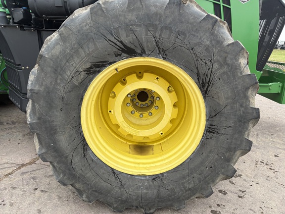 2012 John Deere 9560R Tractor 4WD