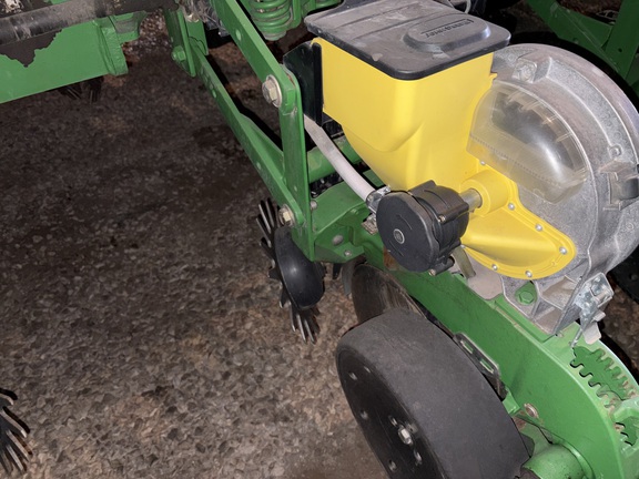 2006 John Deere 1770NT CCS Planter
