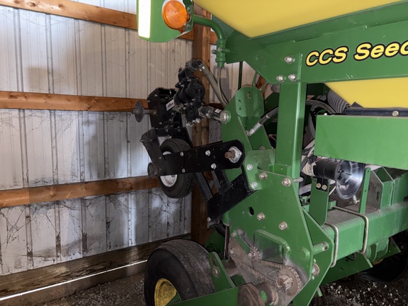 2006 John Deere 1770NT CCS Planter