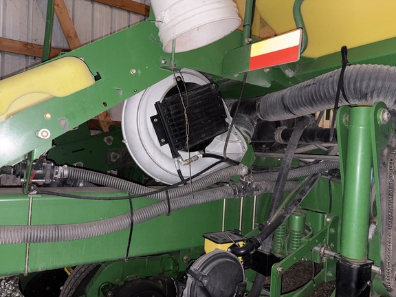 2006 John Deere 1770NT CCS Planter