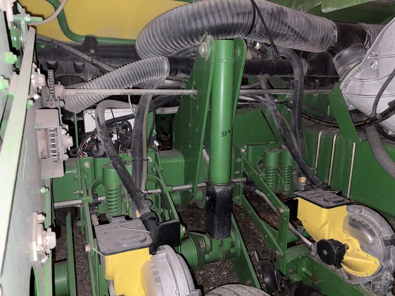 2006 John Deere 1770NT CCS Planter