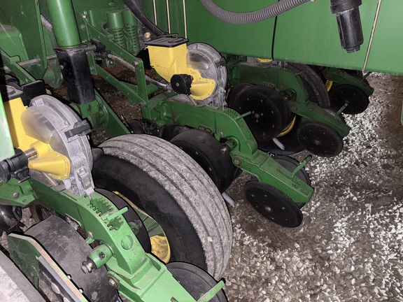 2006 John Deere 1770NT CCS Planter