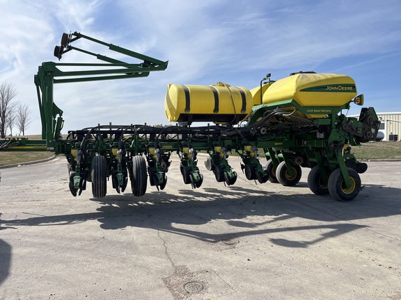 2006 John Deere 1770NT CCS Planter