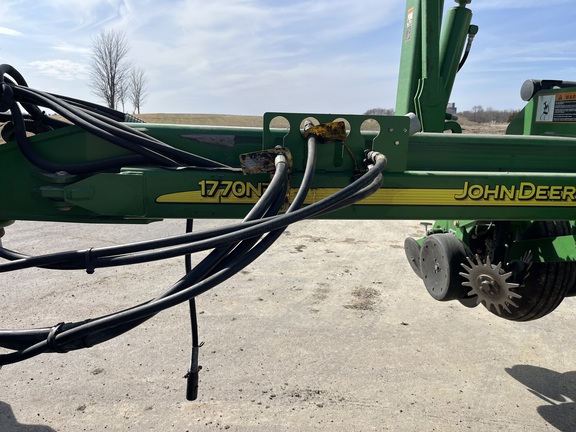 2006 John Deere 1770NT CCS Planter