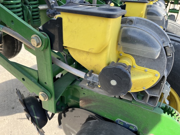 2006 John Deere 1770NT CCS Planter