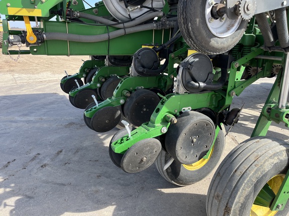 2006 John Deere 1770NT CCS Planter