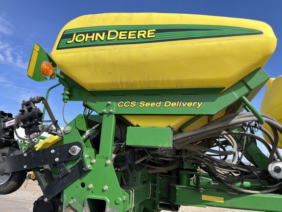 2006 John Deere 1770NT CCS Planter